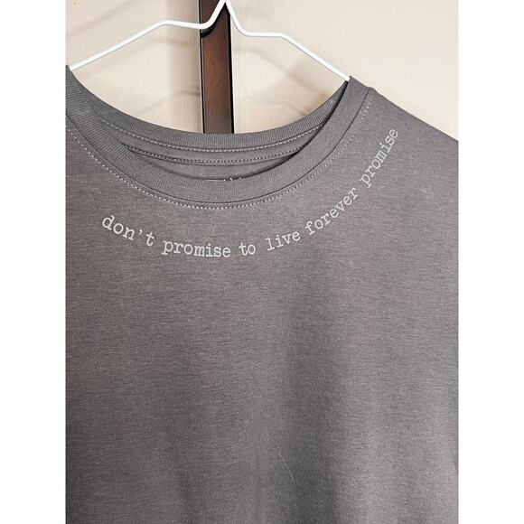 Atticus Don’t Promise To Live Forever Gray Short Sleeve Graphic Tee Size Small - Picture 3 of 9